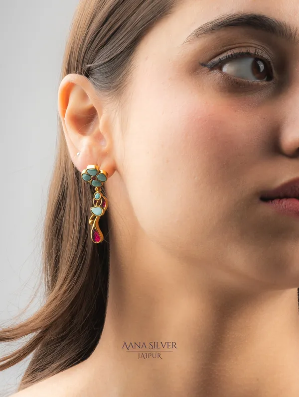 Swarna_Embossed_Peacock_Kundan_Earrings