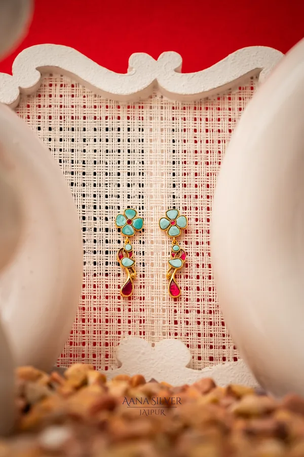 Swarna_Embossed_Peacock_Kundan_Earrings