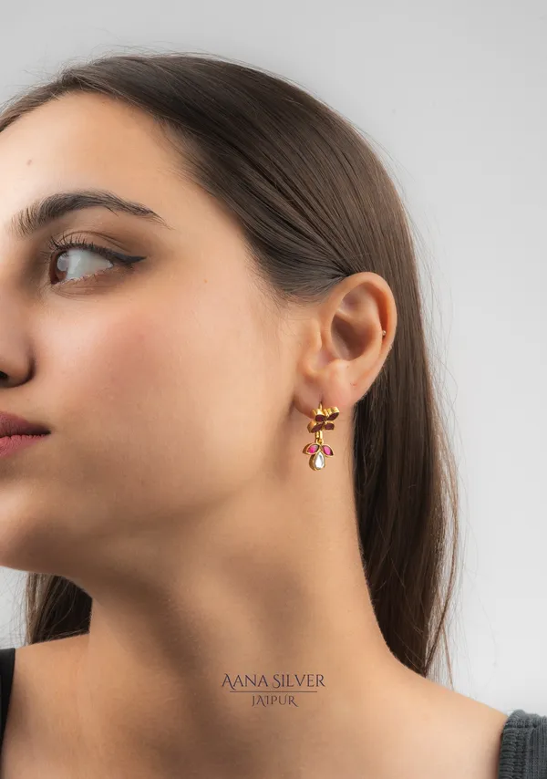 Swarna_Minimalistic_Leaf_Drop_Kundan_Earrings