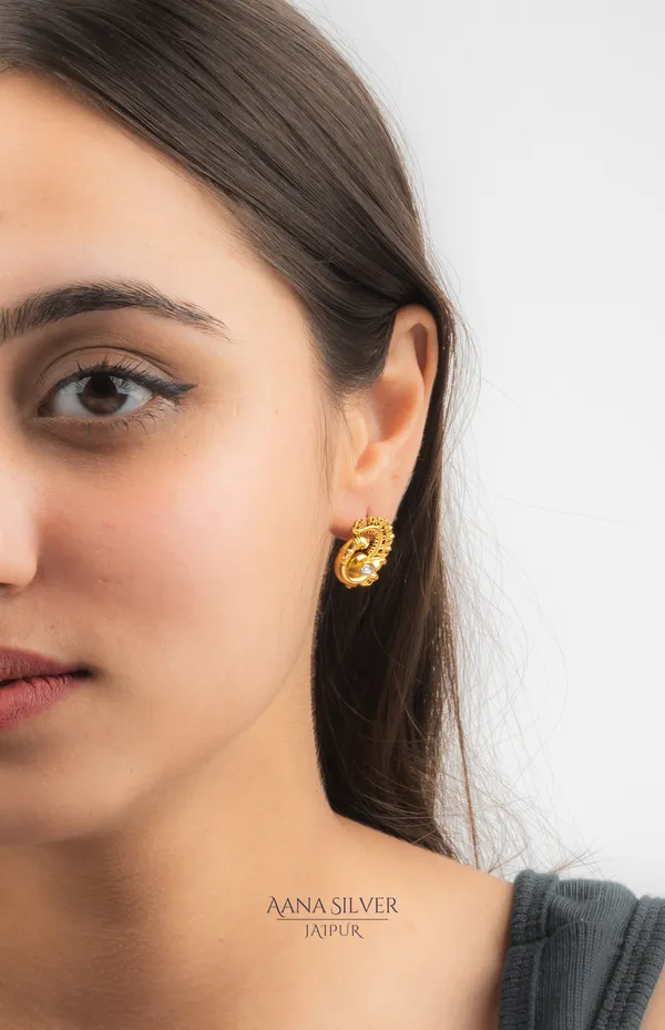Swarna_Detailed_Kundan_Earrings