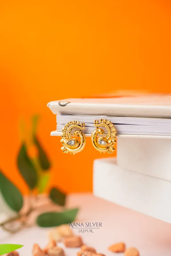 Swarna_Detailed_Kundan_Earrings