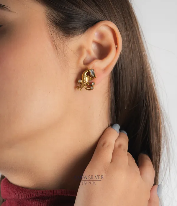 Swarna_Statement_Unique_Kundan_Earrings