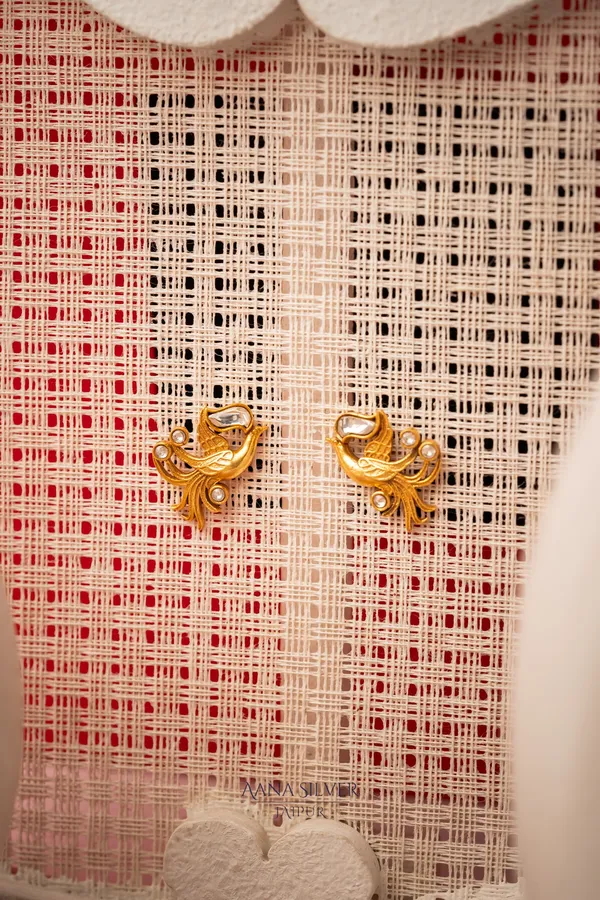 Swarna_Statement_Unique_Kundan_Earrings