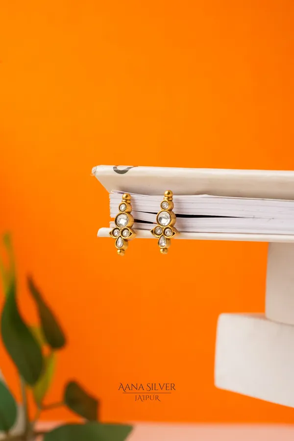 Swarna_Minimalistic_Everyday_Kundan_Earrings