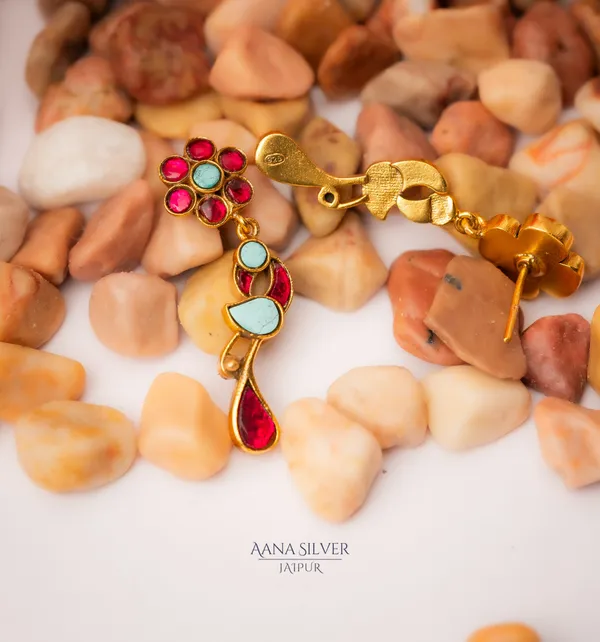 Swarna_Dropped_Peacock_Kundan_Earrings