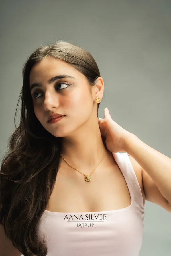 Swarna_Quartz_Intricate_Necklace_Set