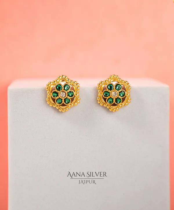 Swarna_Emerald_Quartz_Flower_Necklace_Set