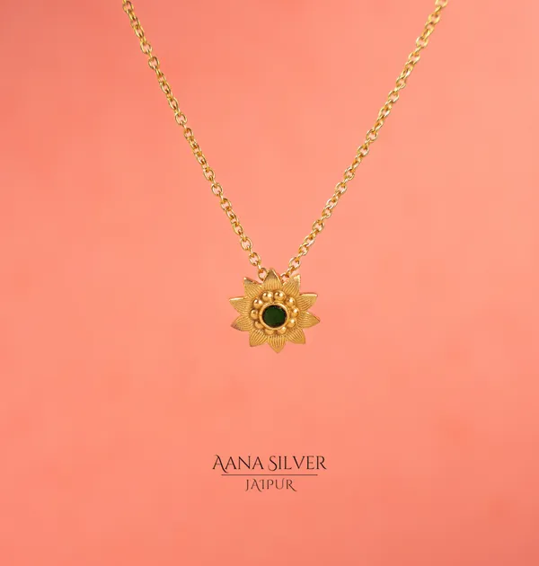 Swarna_Minimalist_Emerald_Necklace_Set