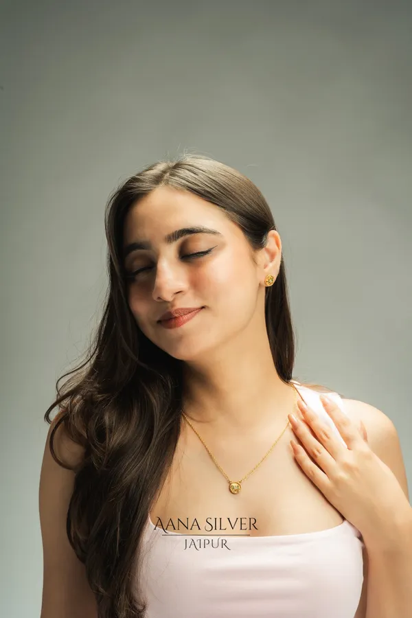 Swarna_Emerald_Quartz_Lotus_Necklace_Set
