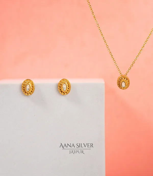Swarna_Jarkan_Minimalist_Necklace_Set