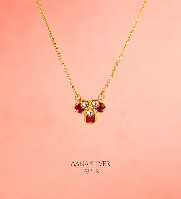 Swarna_Jarkan_Ruby_Triple_Leaf_Necklace_Set