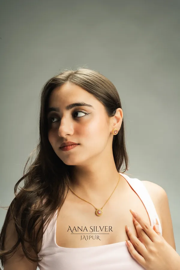 Swarna_Ruby_Zircon_Embossed_Necklace_Set