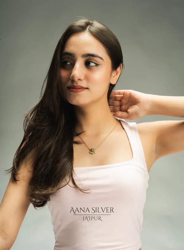 Swarna_Zircon_Emerald_Flower_Necklace