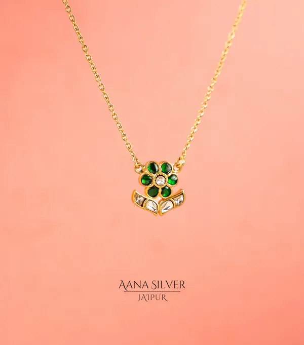Swarna_Zircon_Emerald_Flower_Necklace