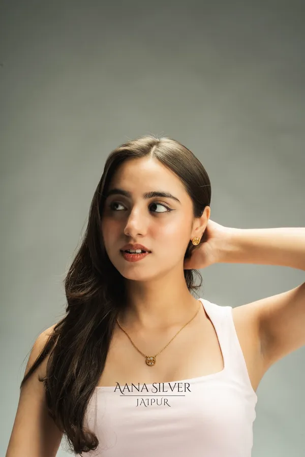 Swarna_Intricate_Zircon_Necklace_Set