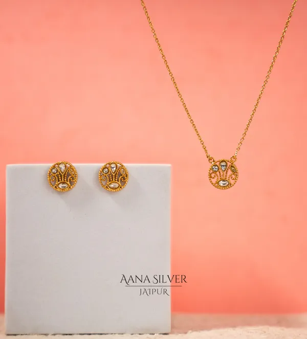 Swarna_Intricate_Zircon_Necklace_Set