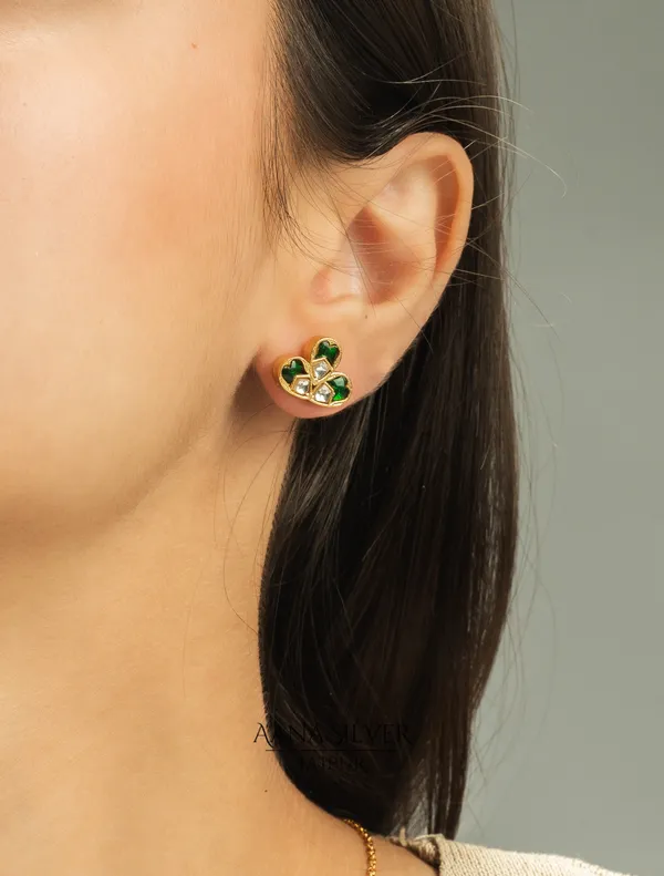 Swarna_Zircon_Emerald_Triple_Leaf_Necklace_Set