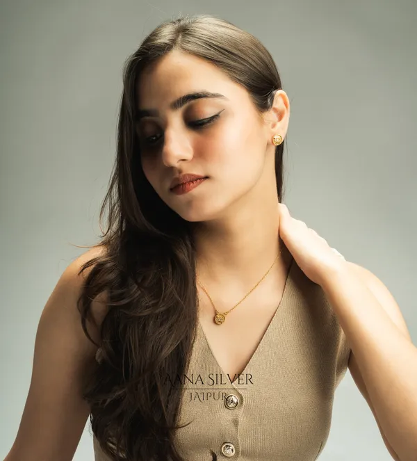 Swarna_Jarkan_Lotus_Necklace_Set
