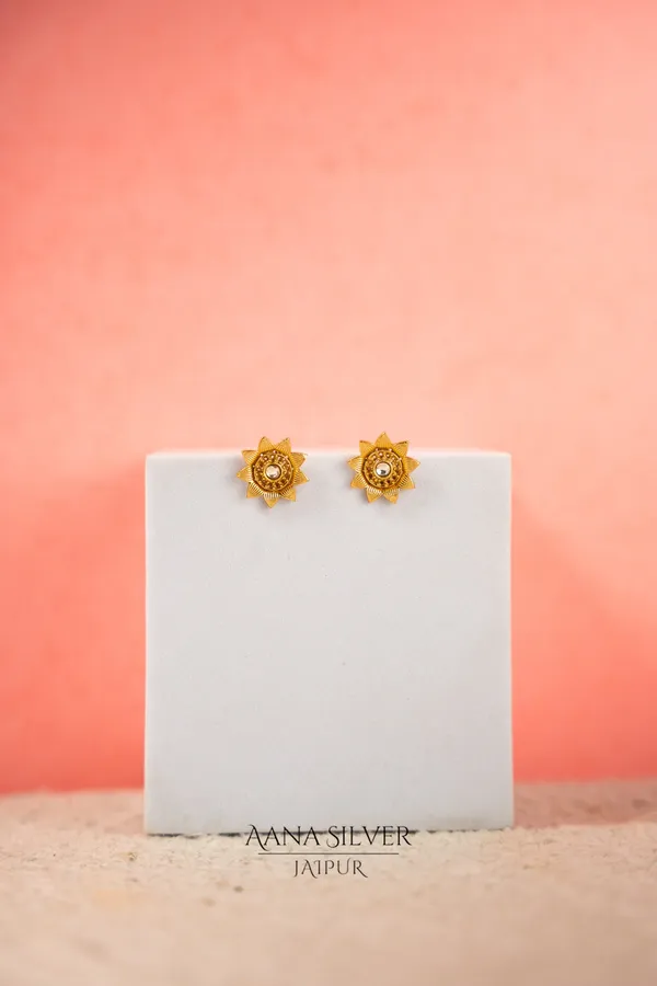 Swarna_Minimalist_Zircon_Flower_Necklace_Set