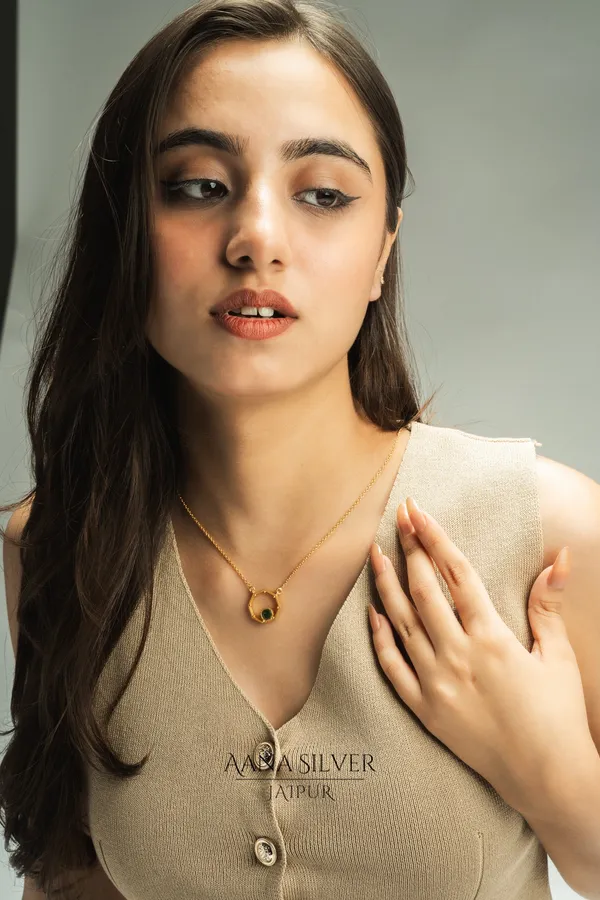 Swarna_Statement_Emerald_Necklace