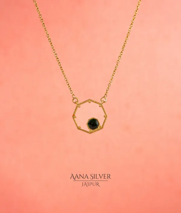 Swarna_Statement_Emerald_Necklace