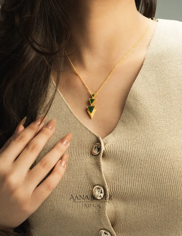 Swarna_Emerald_Statement_Necklace