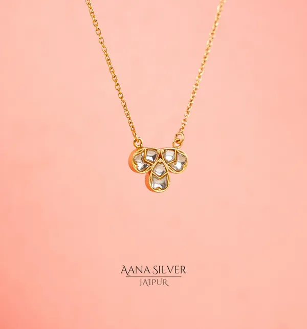 Swarna_Triple_Leaf_Zircon_Necklace