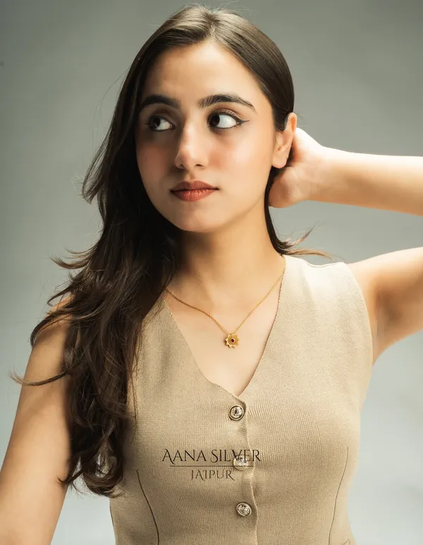 Swarna_Ruby_Minimalist_Flower_Necklace