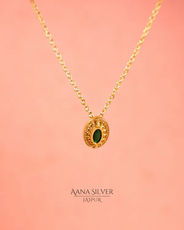 Swarna_Emerald_Minimalist_Necklace