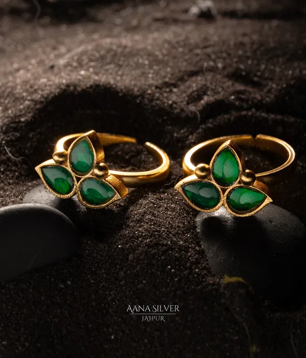 Swarna_Emerald_Leaf_Kundan_Toe_Rings