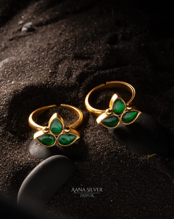 Swarna_Emerald_Leaf_Kundan_Toe_Rings