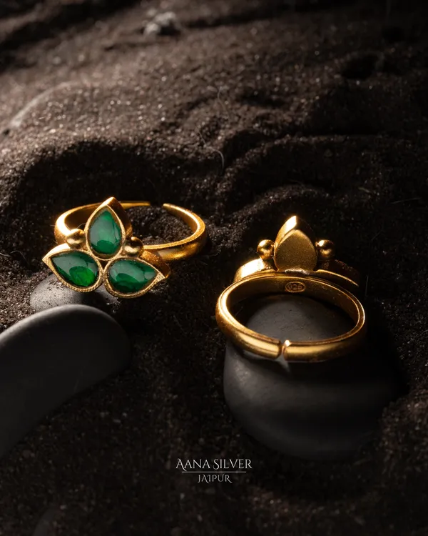 Swarna_Emerald_Leaf_Kundan_Toe_Rings
