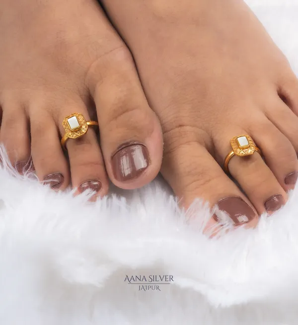 Swarna_Mother_Of_Pearls_Kundan_Toe_Rings