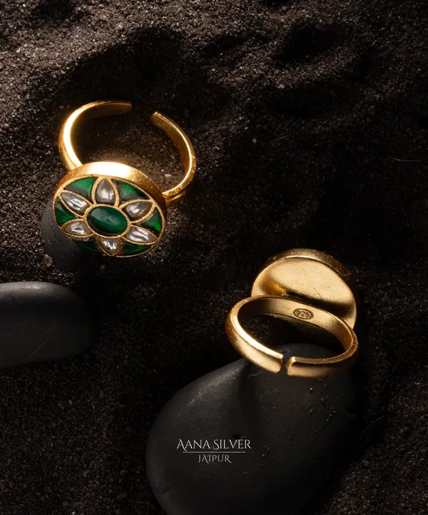 Swarna_Embossed_Emerald_Kundan_Toe_Rings