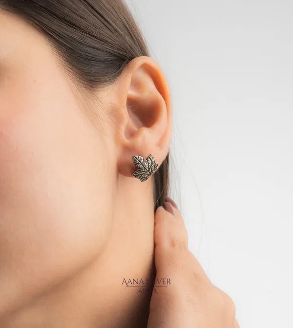 Aabharan_Detailed_Leaf_Earrings
