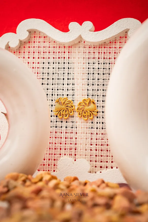 Swarna_Detailed_Peacock_Earrings