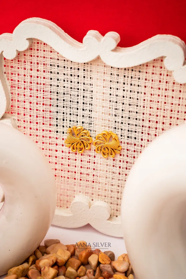 Swarna_Detailed_Peacock_Earrings