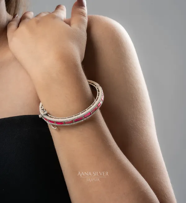 Saundarya_Royal_Traditional_Ruby_Bangle_Kada