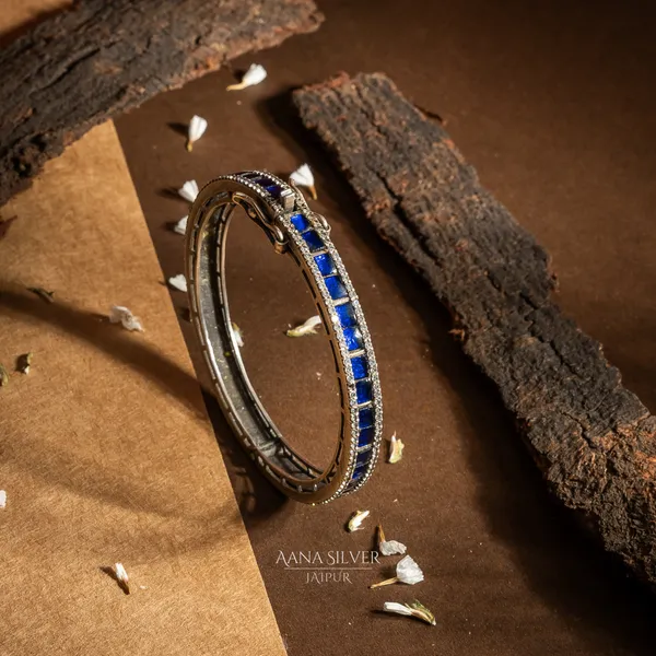 Saundarya_Blue_Sapphire_Kundan_Bangle_Kada