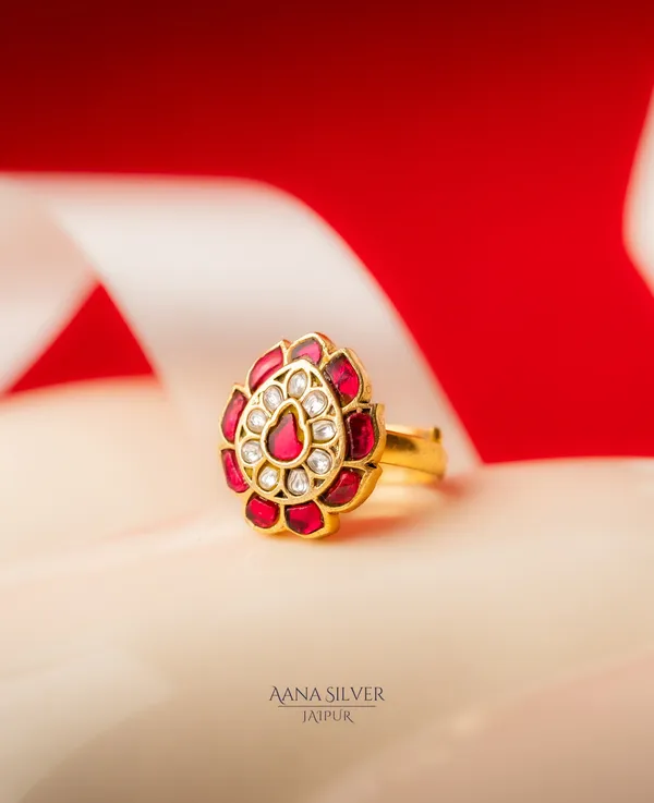 Swarna_Versatile_Ruby_Leaf_Kundan_Ring