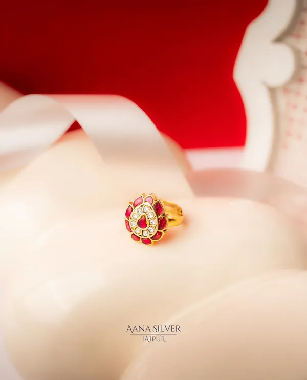 Swarna_Versatile_Ruby_Leaf_Kundan_Ring