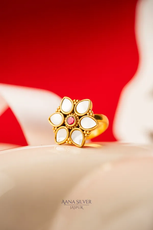 Swarna_Balls_Embossed_Kundan_Ring