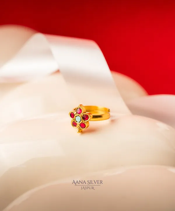 Swarna_Minimalistic_Flower_Kundan_Ring