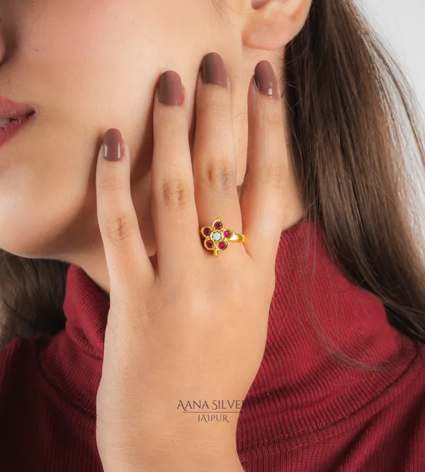 Swarna_Minimalistic_Flower_Kundan_Ring