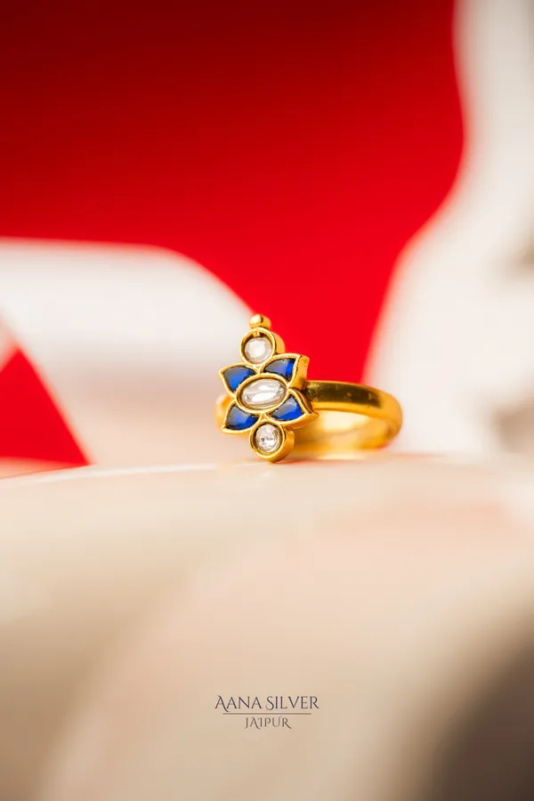Swarna_Minimalistic_Blue_Sapphire_Kundan_Ring