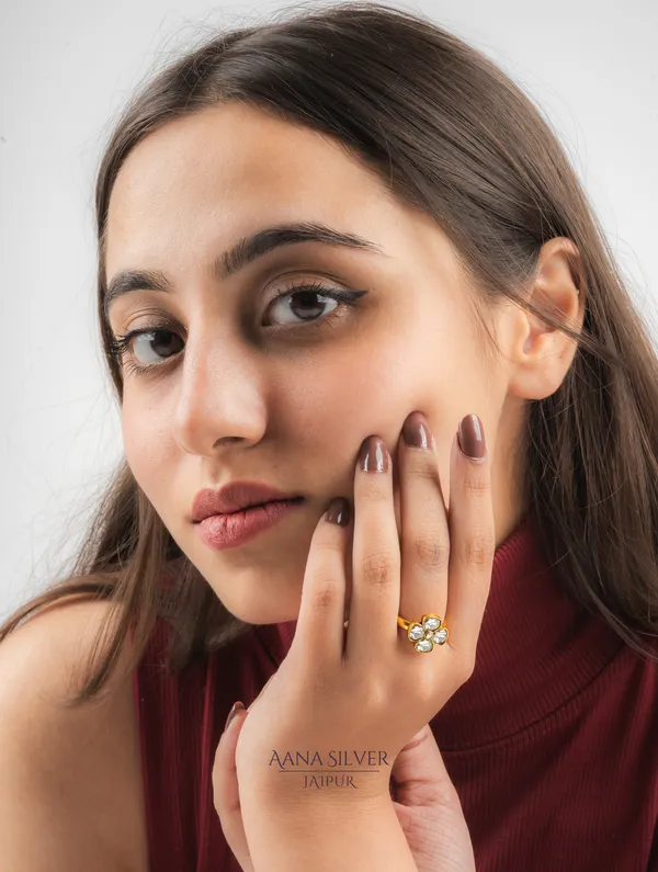 Swarna_Quartz_Flower_Kundan_Ring
