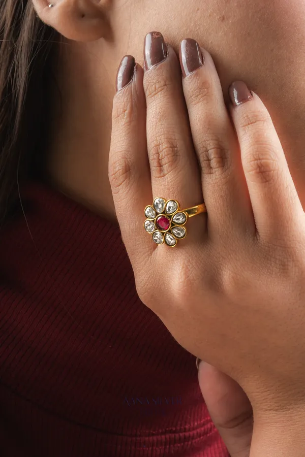 Swarna_Intricate_Ruby_Quartz_Kundan_Ring