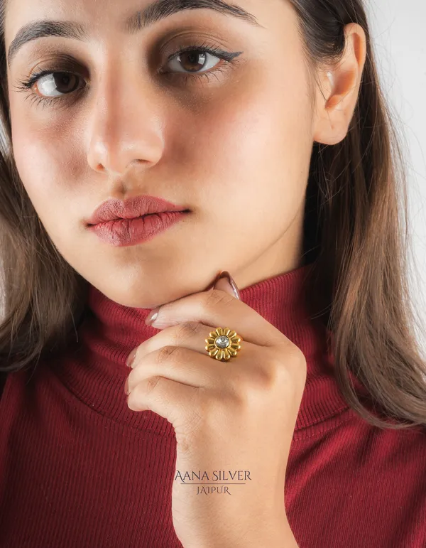 Swarna_Quartz_Intricate_Kundan_Ring
