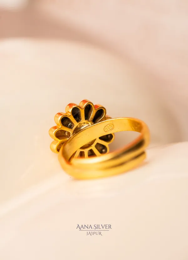 Swarna_Quartz_Intricate_Kundan_Ring