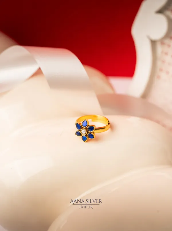 Swarna_Minimalist_Blue_Sapphire_Kundan_Ring